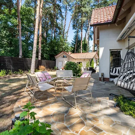 Villa Luxury Lakeside Retreat
