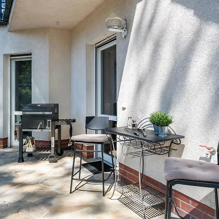Luxury Lakeside Retreat Villa Bestensee