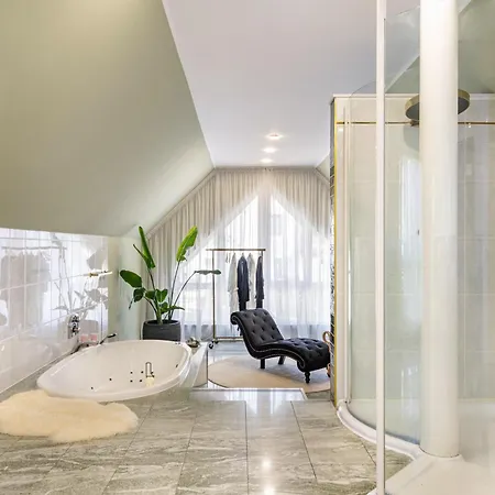 Villa Luxury Lakeside Retreat Bestensee